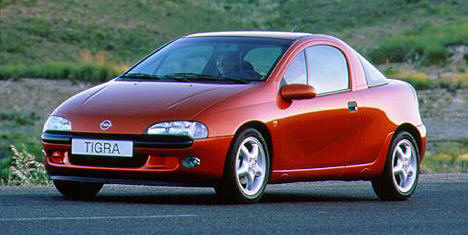Opel Tigra имел очень большую популярность среди молодых покупателей.